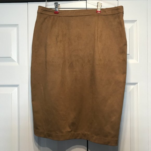 M&S Tan skirt - Picture 4 of 4
